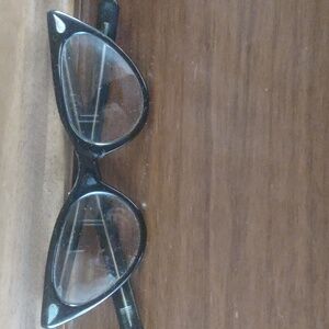 Vintage Black Cat-Eye Sunglasses